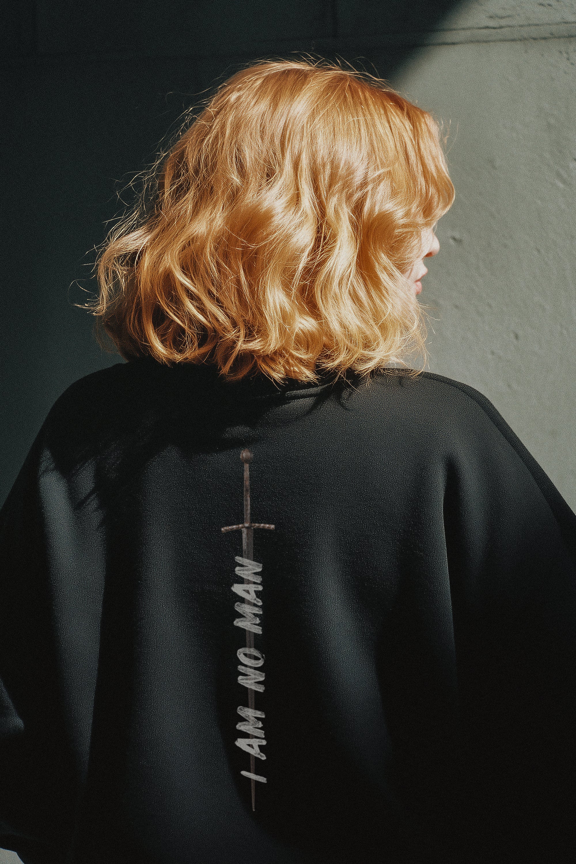 I Am No Man Crewneck | Black